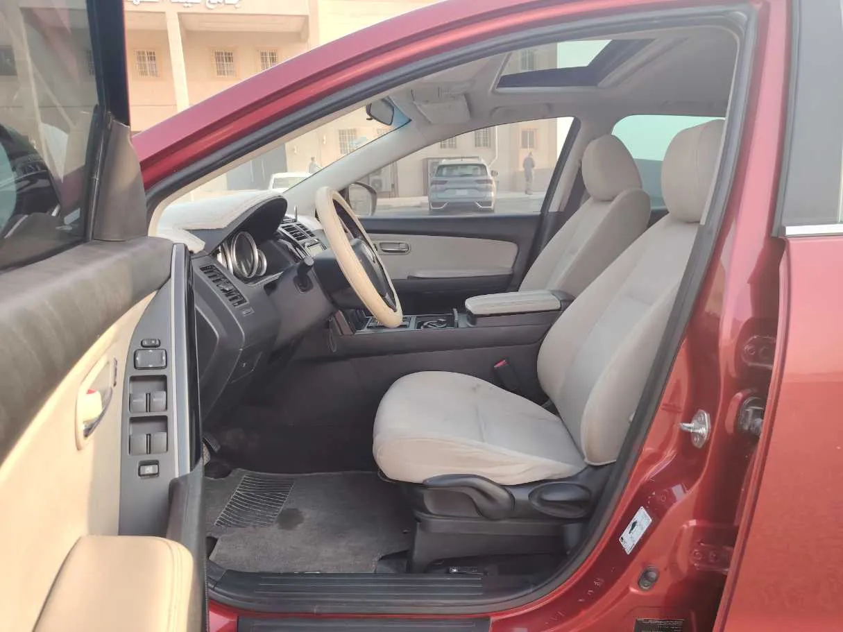 Car image 12