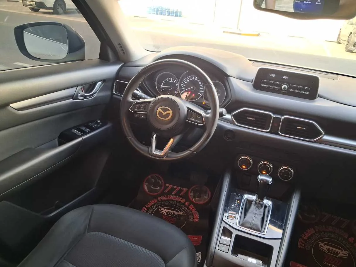 Car image 18