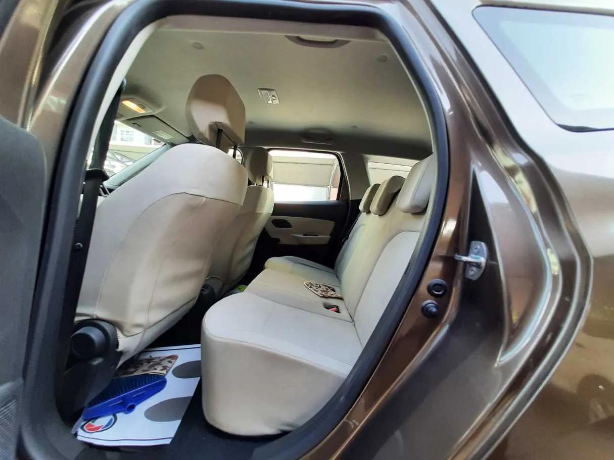 Car image 13