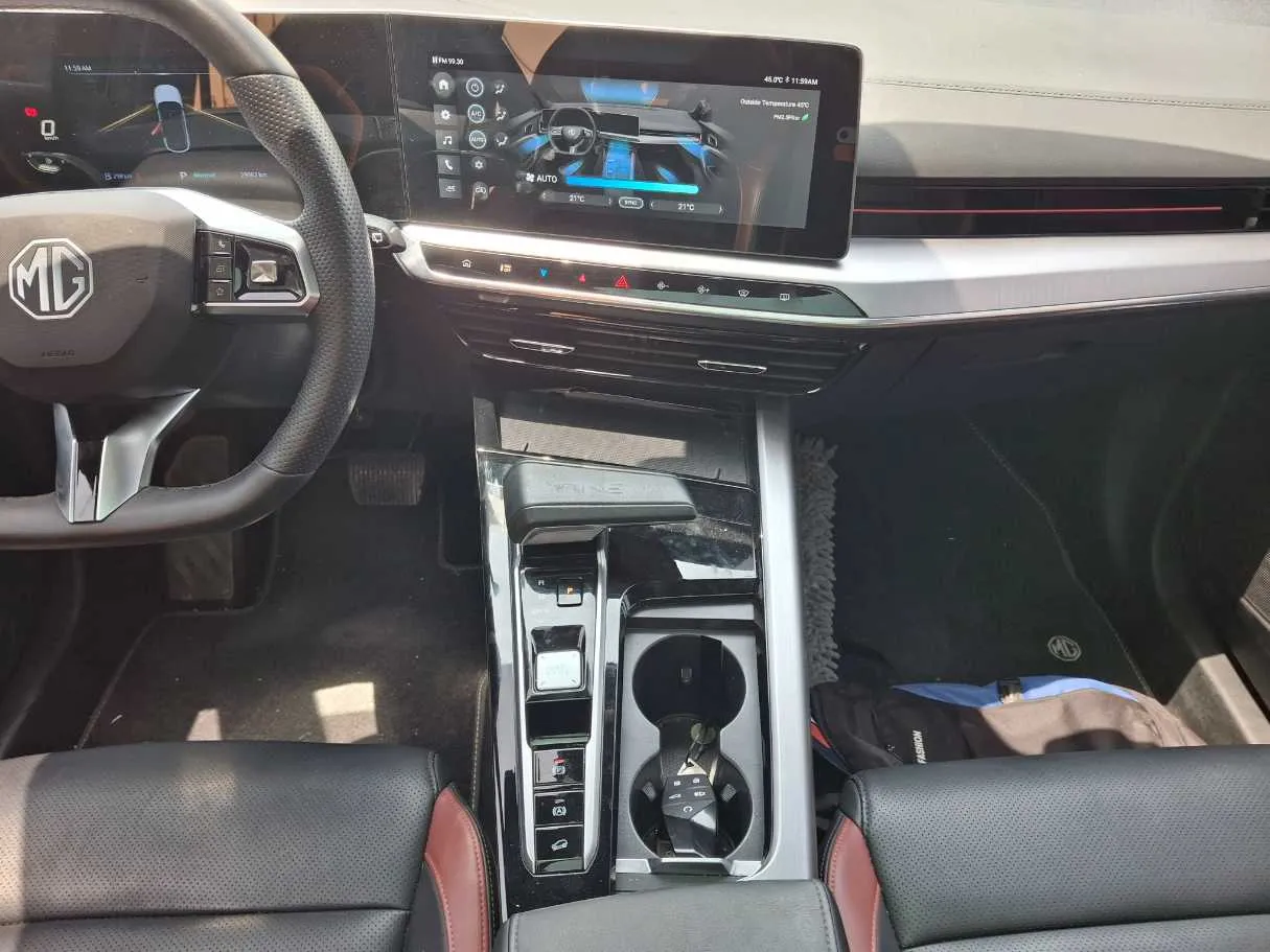 Car image 17