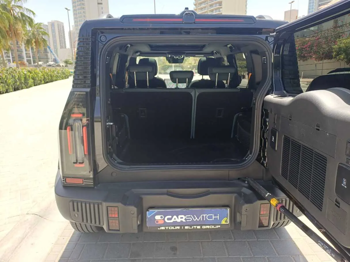 Car image 20