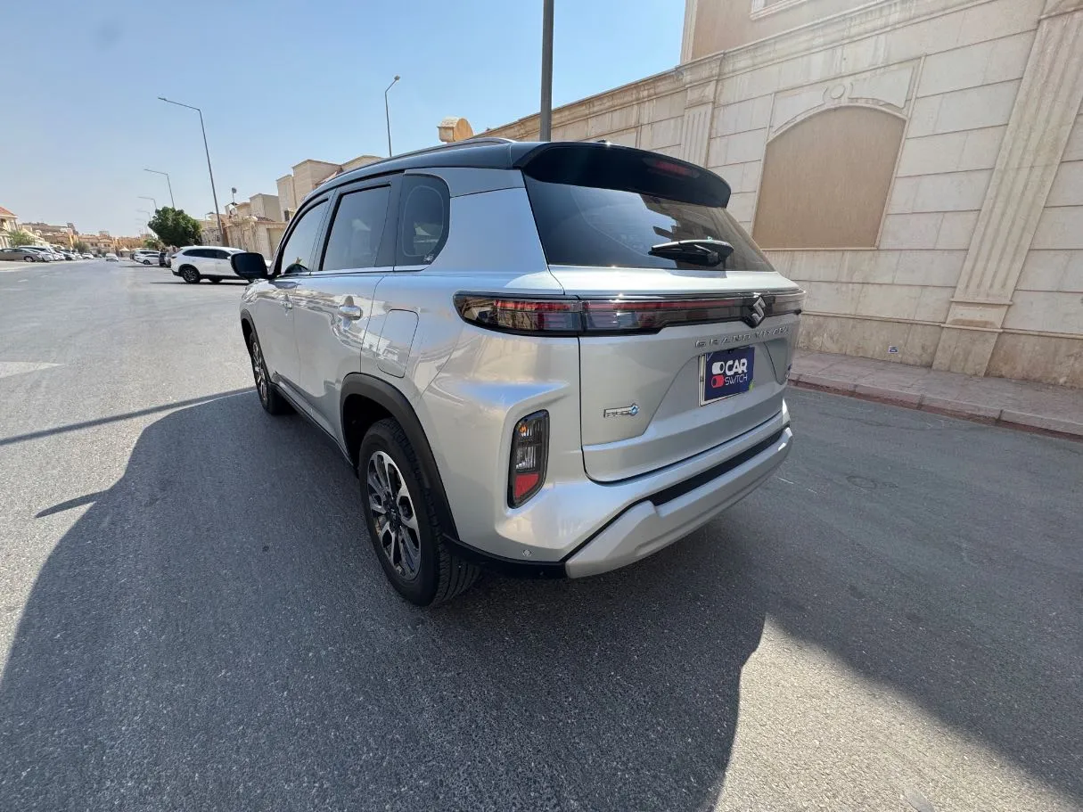 Car image 7