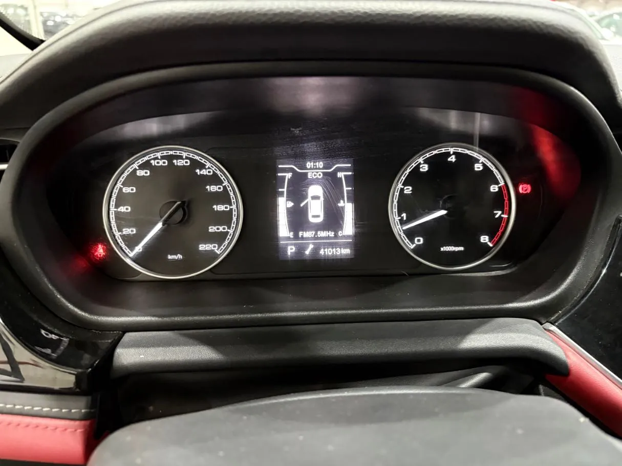 Car image 12