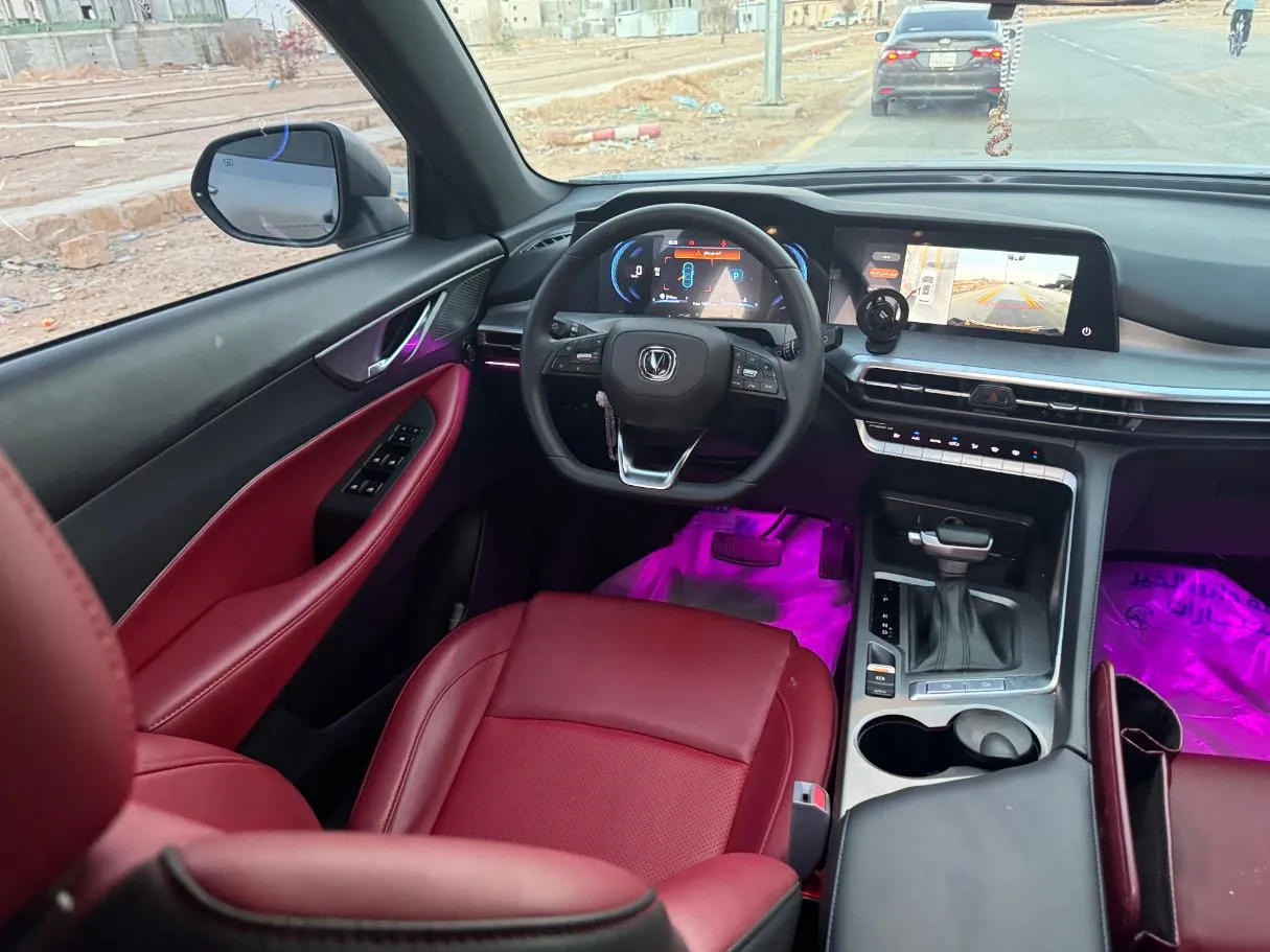 Car image 18