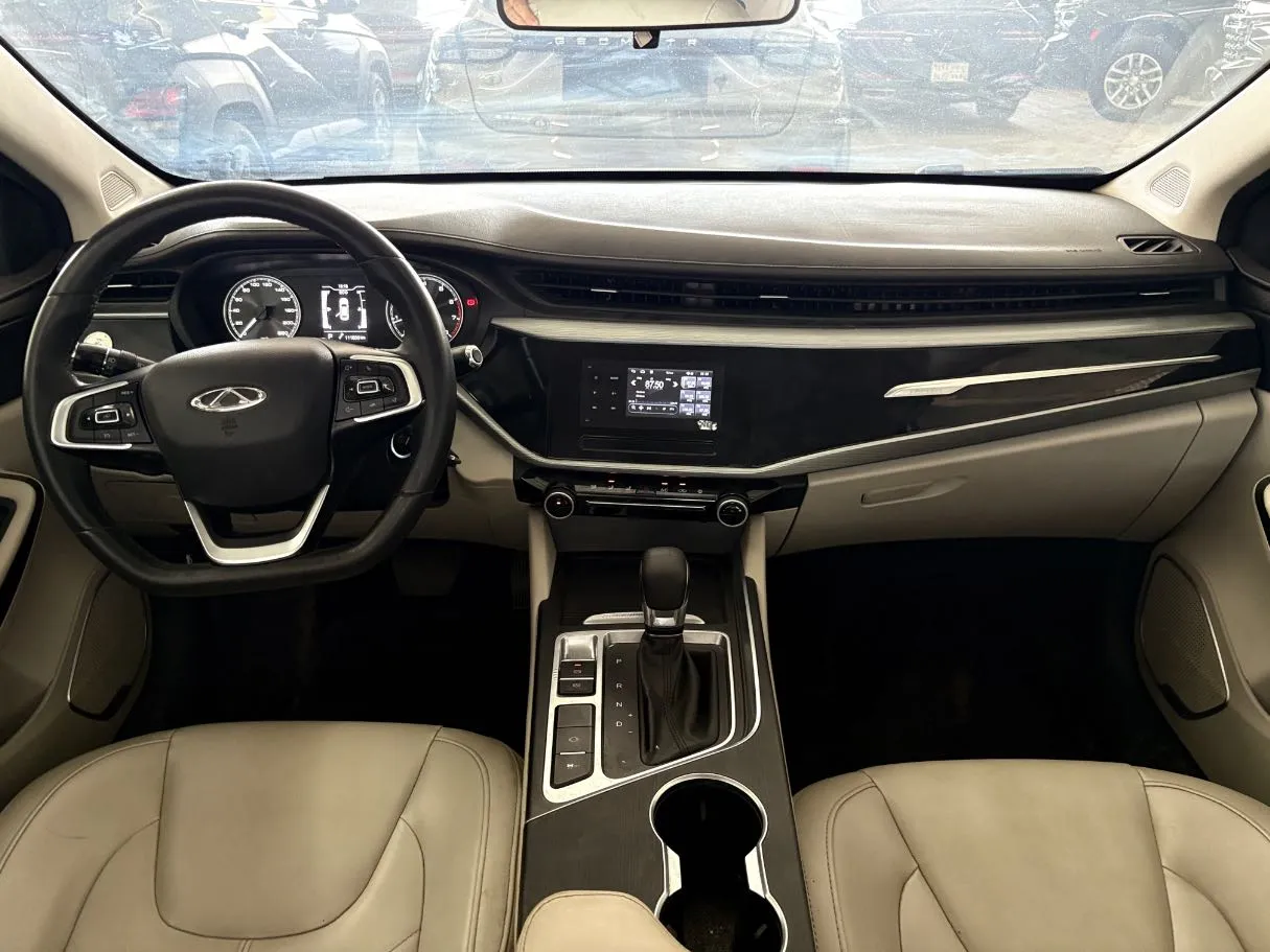 Car image 17