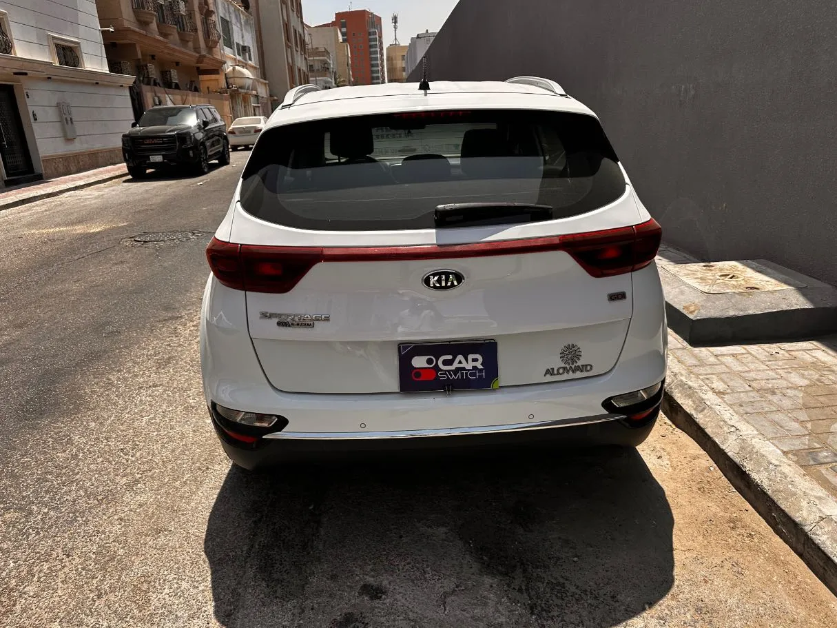 Car image 6