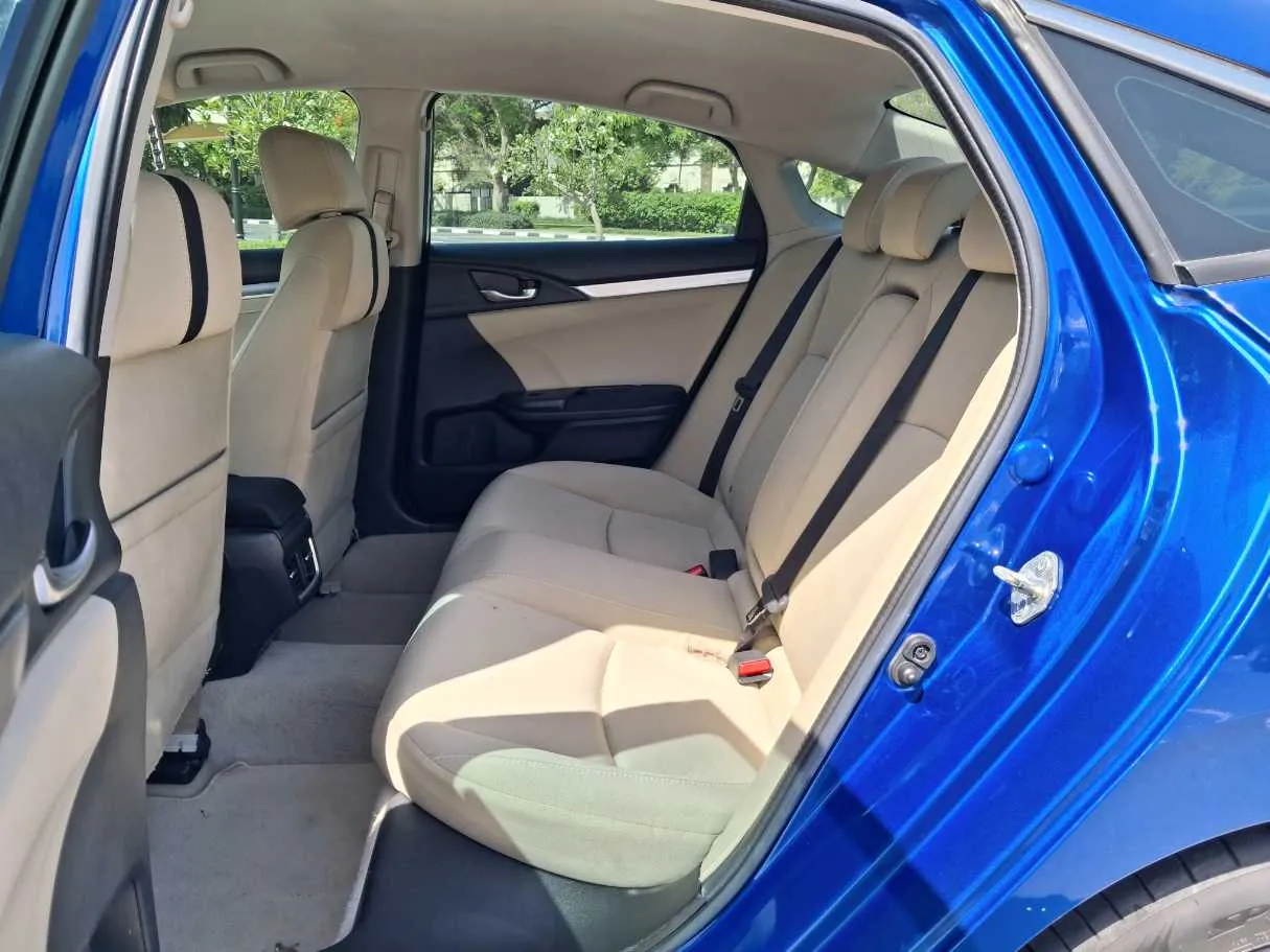 Car image 13