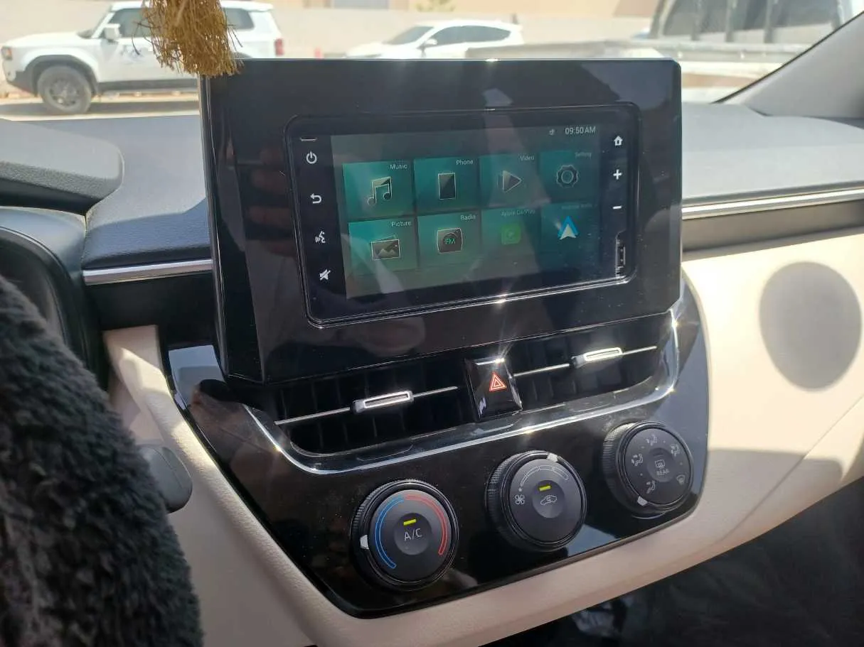 Car image 18