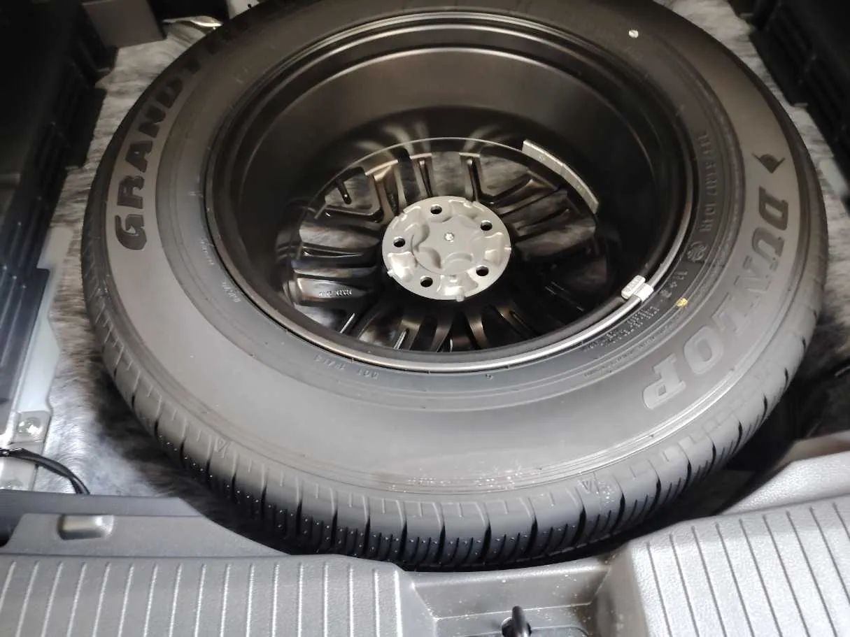 Car image 31