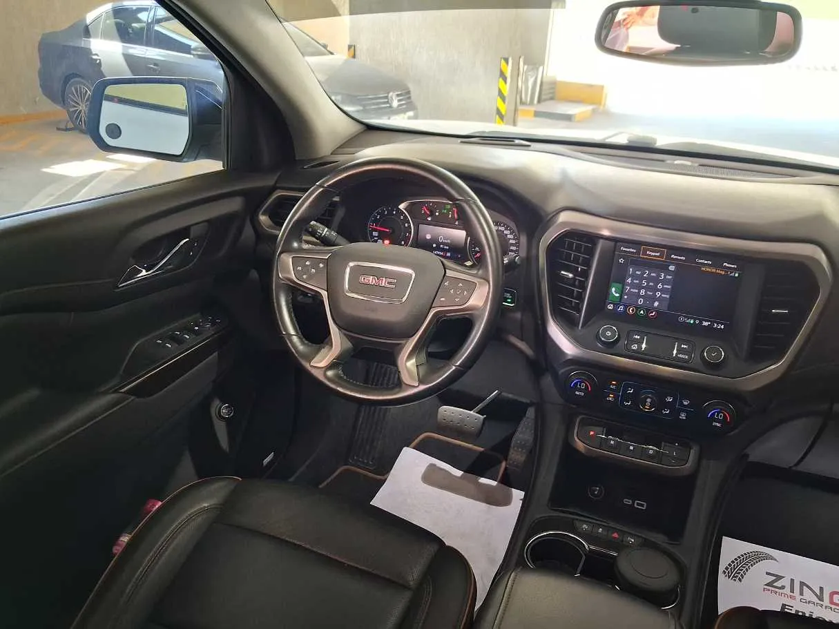 Car image 17