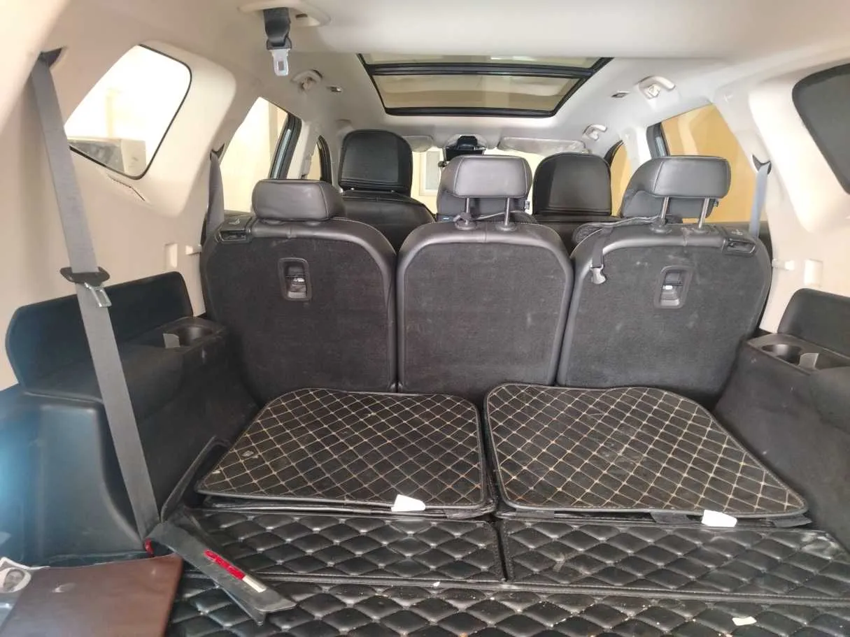 Car image 30