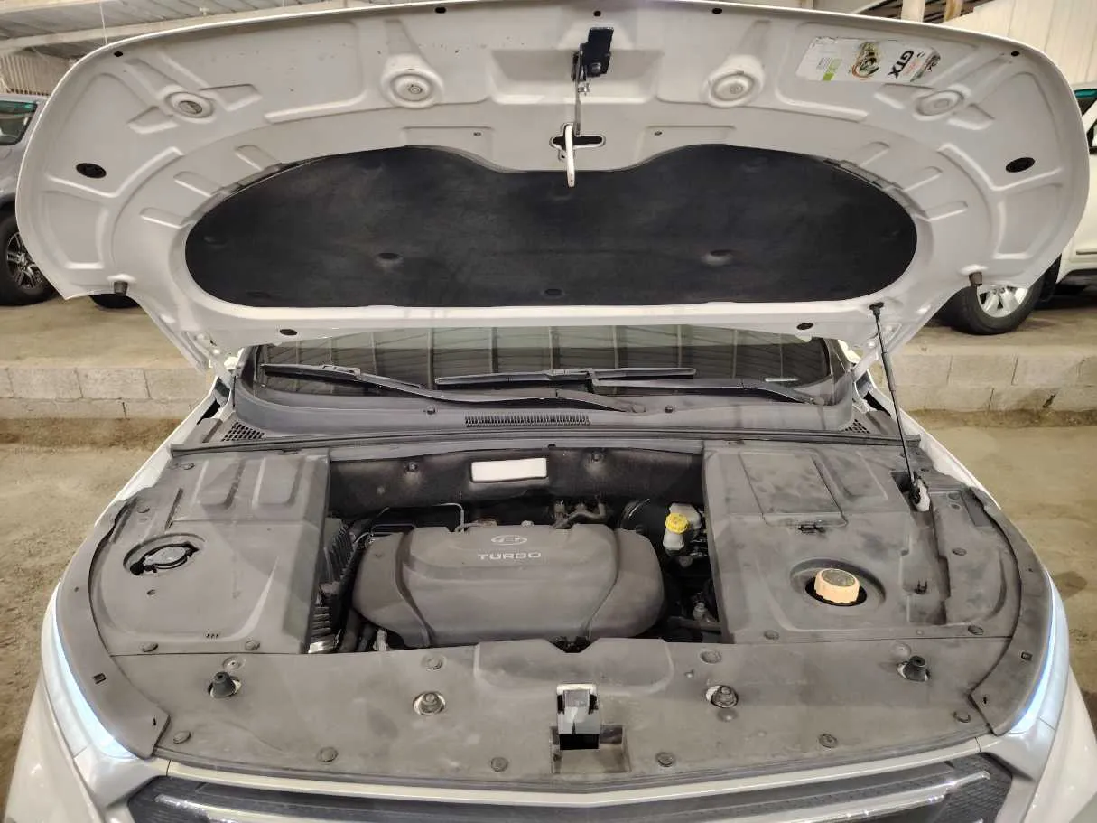 Car image 30