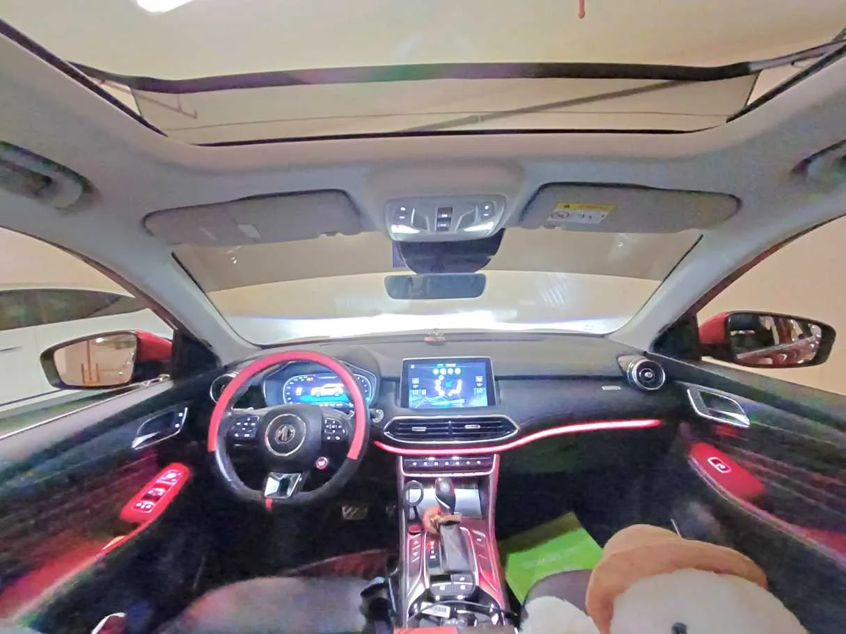 Car image 17