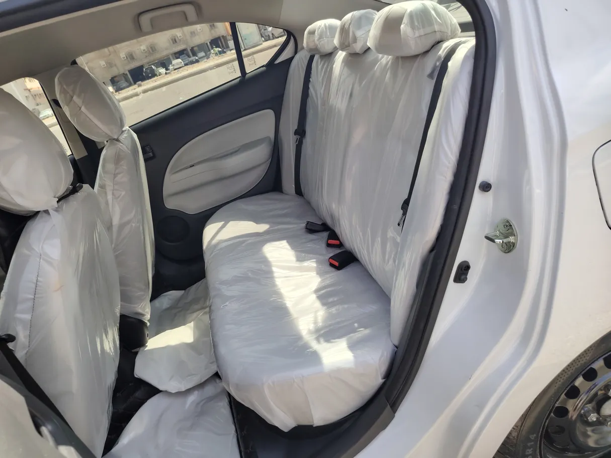Car image 17