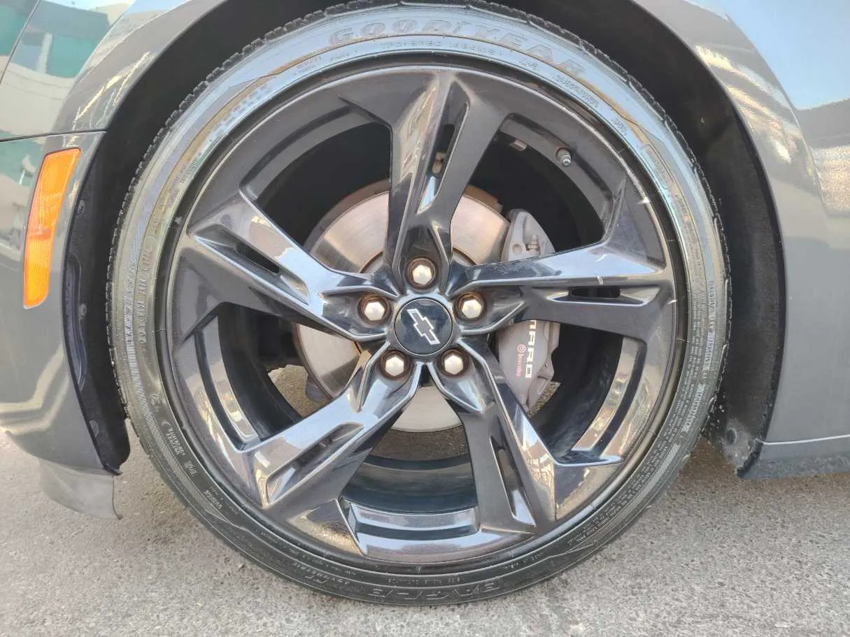 Car image 10