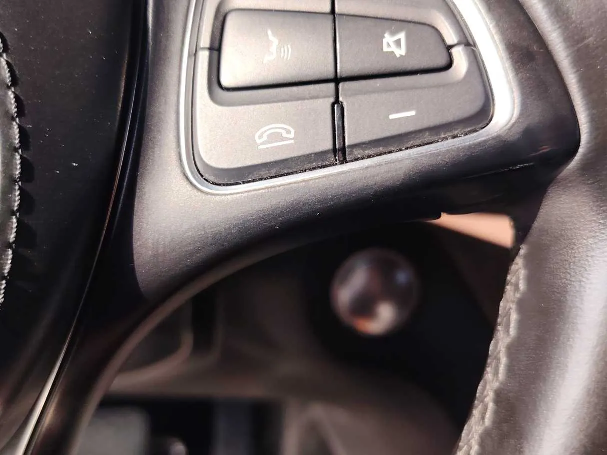 Car image 27