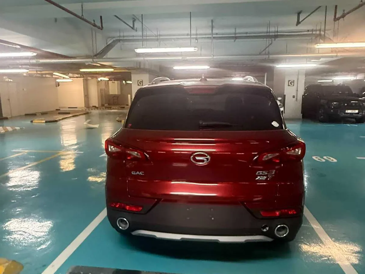 Car image 3