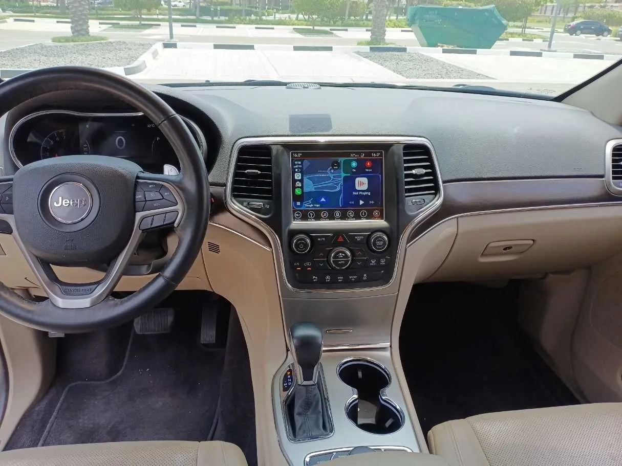 Car image 15