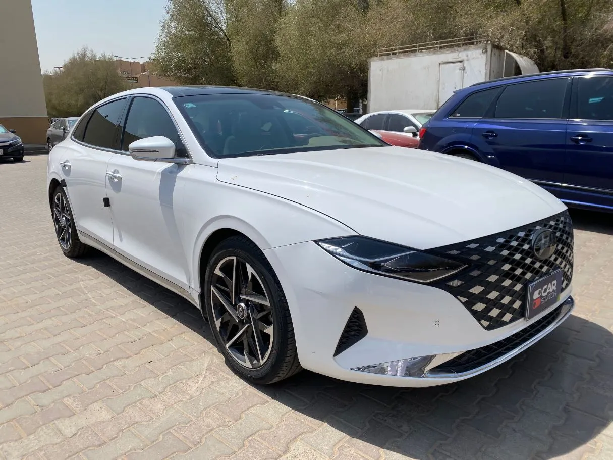 Car image 3