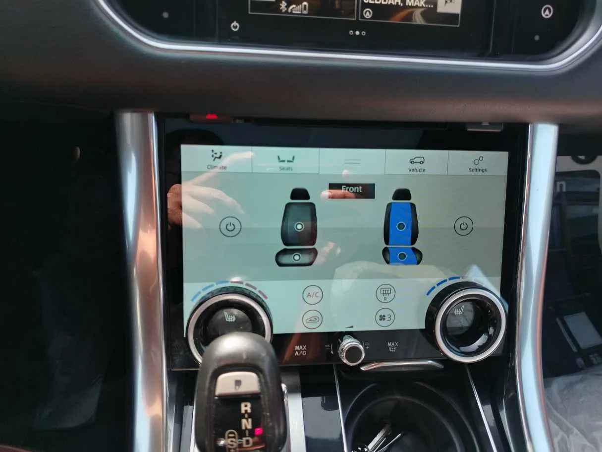 Car image 24