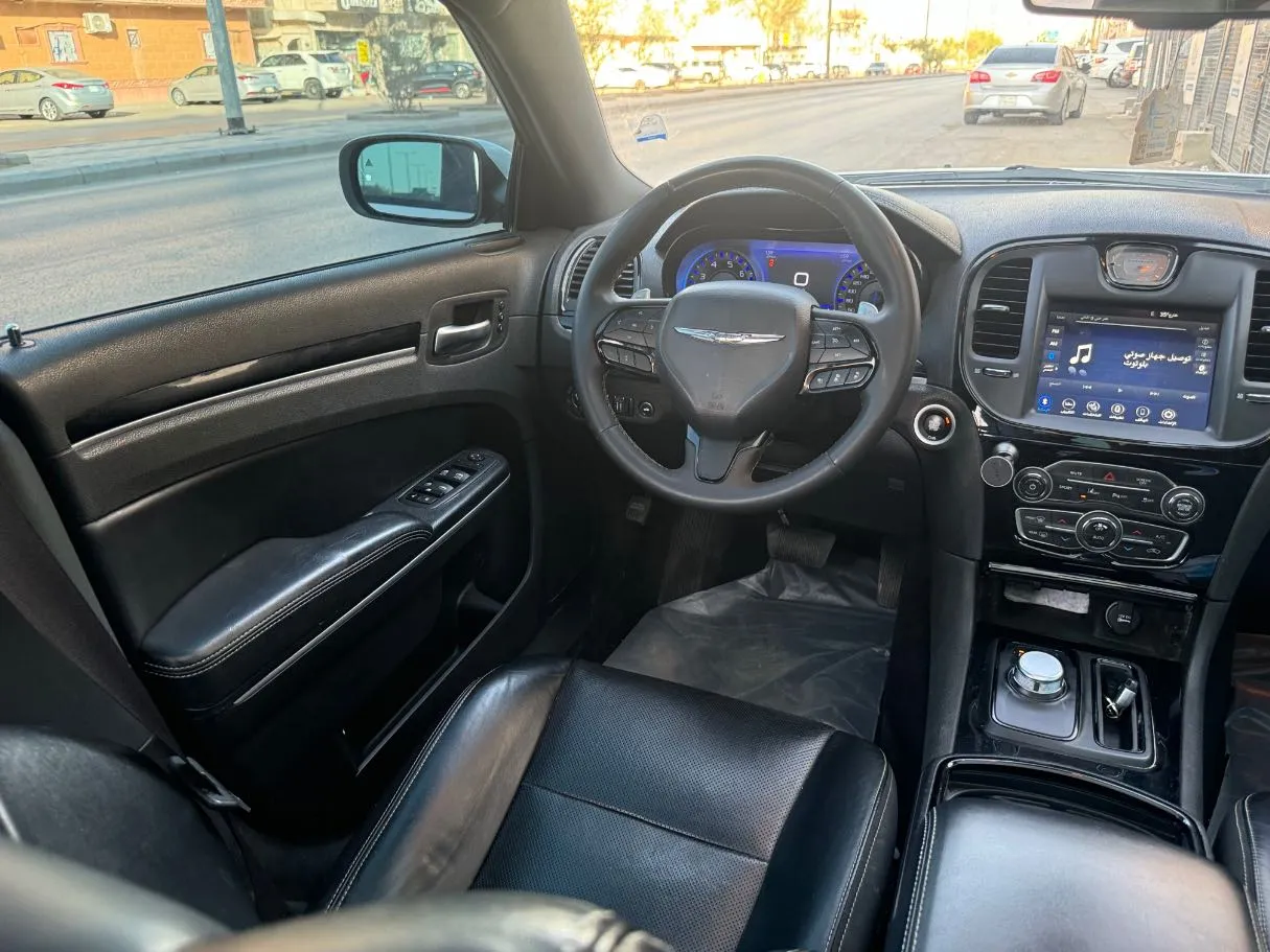Car image 16