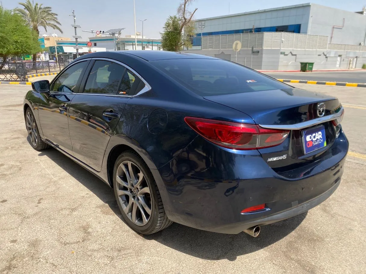 Car image 7