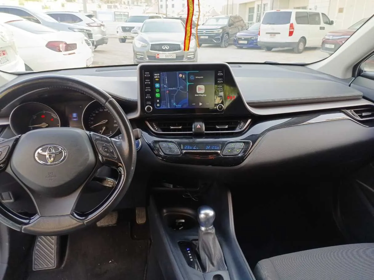 Car image 14