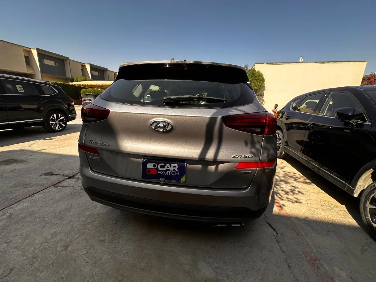 Car image 6