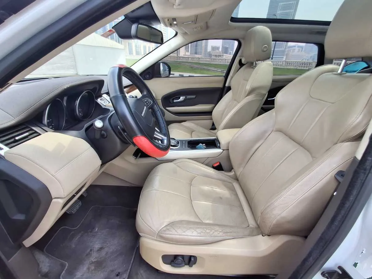 Car image 12