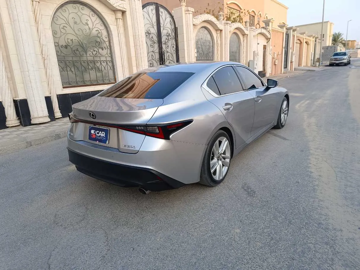 Car image 5