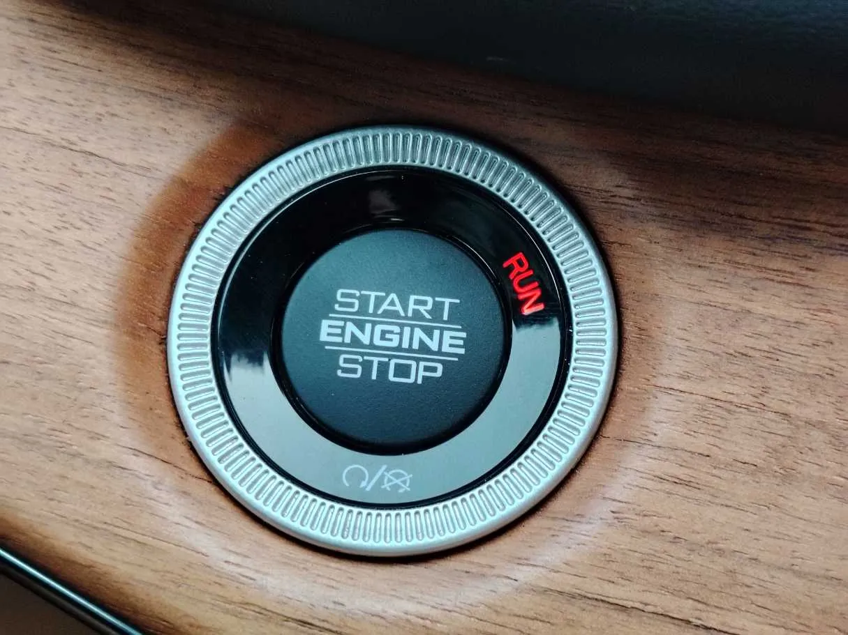 Car image 32