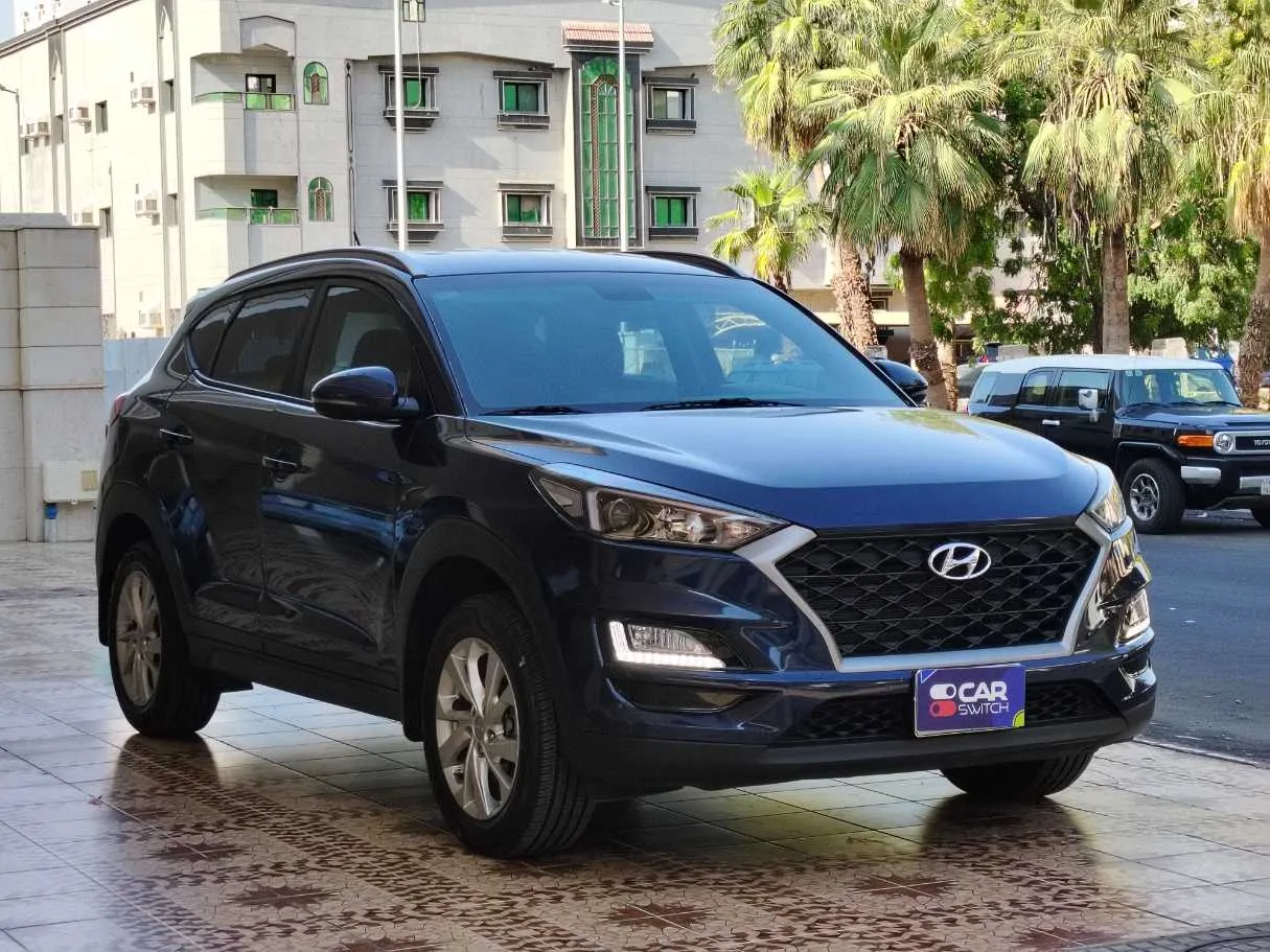 Car image 3