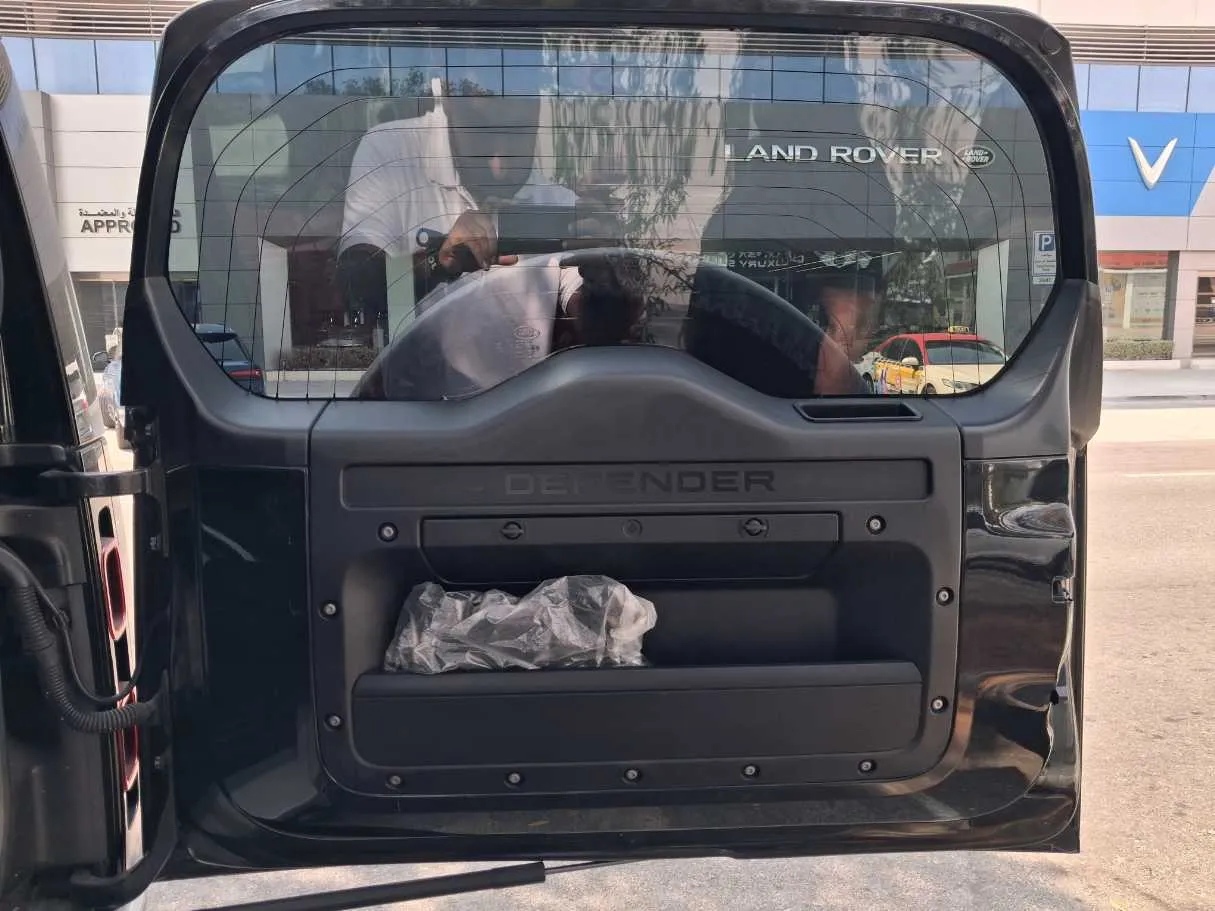 Car image 18