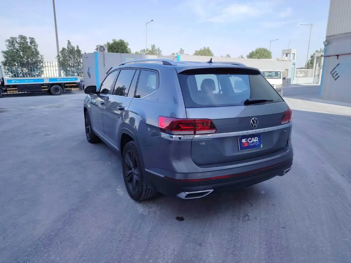 Car image 7
