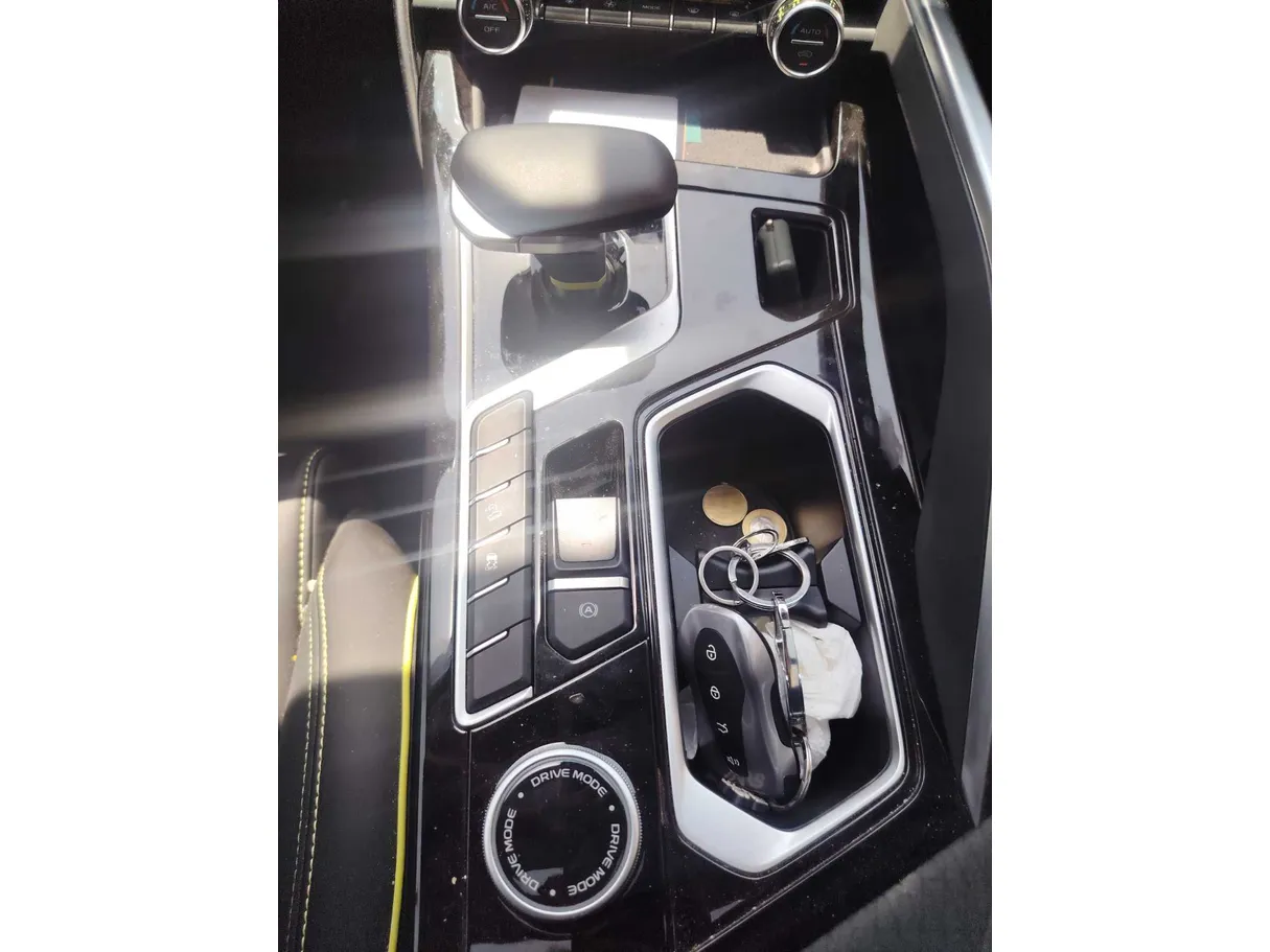 Car image 20