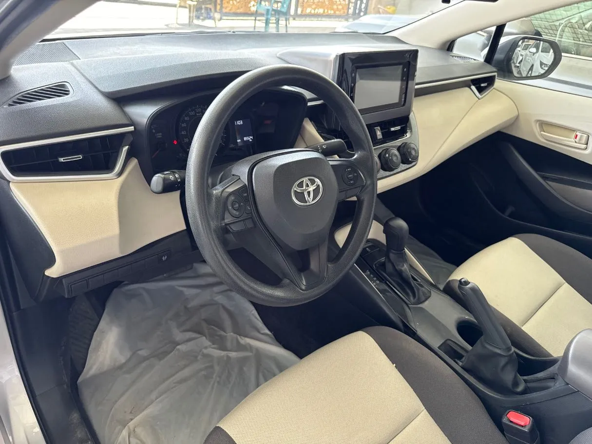 Car image 9