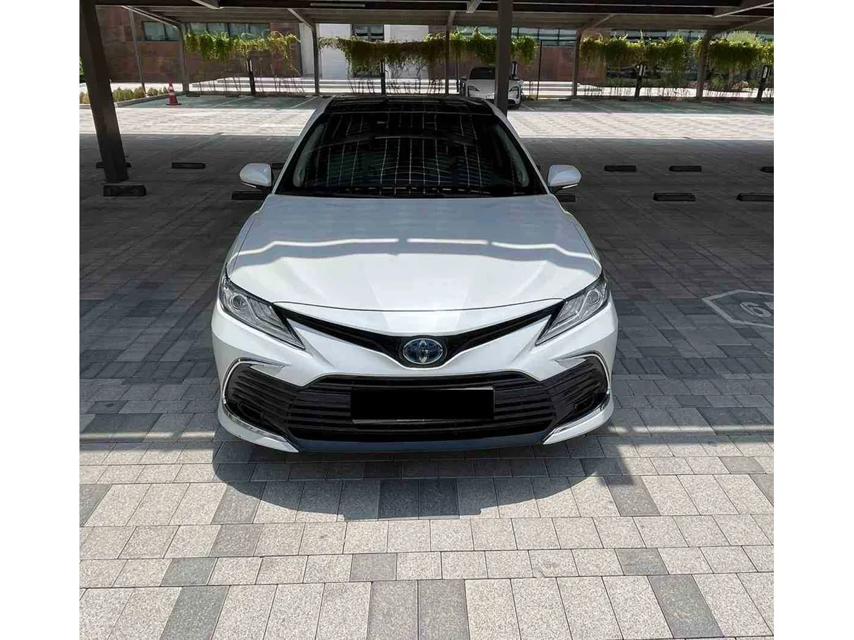 Car image 2
