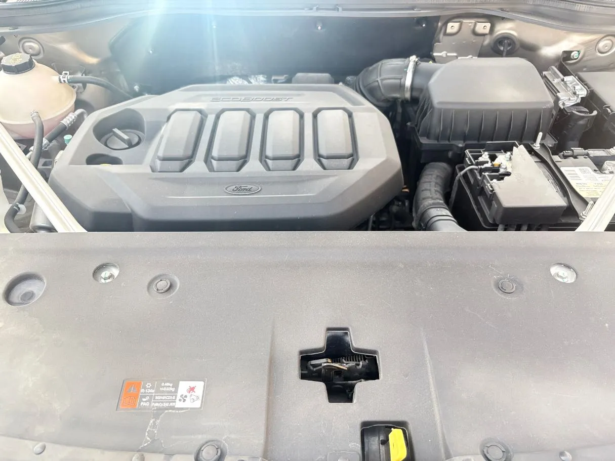 Car image 32