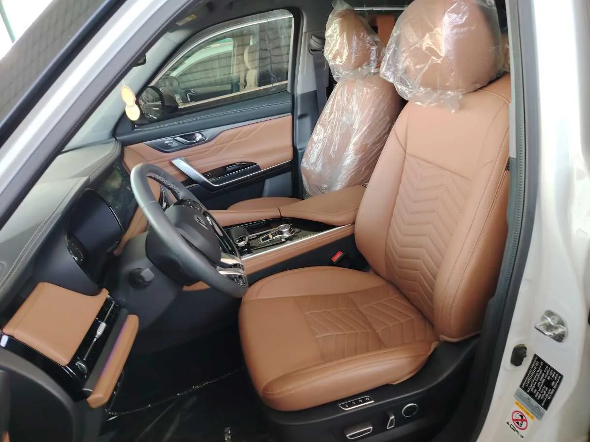 Car image 15