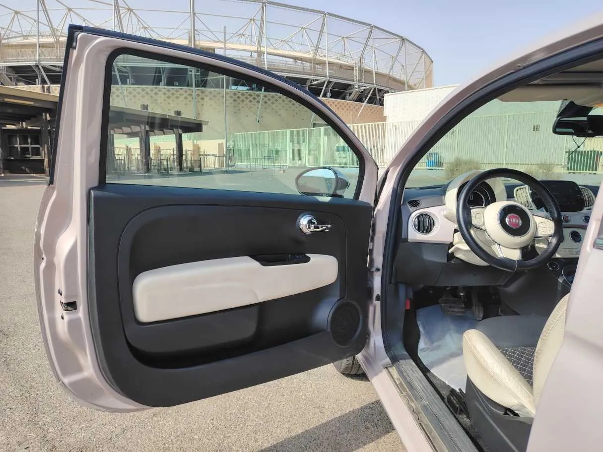 Car image 10