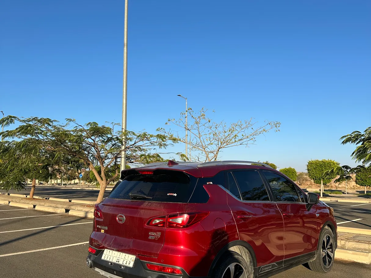Car image 3