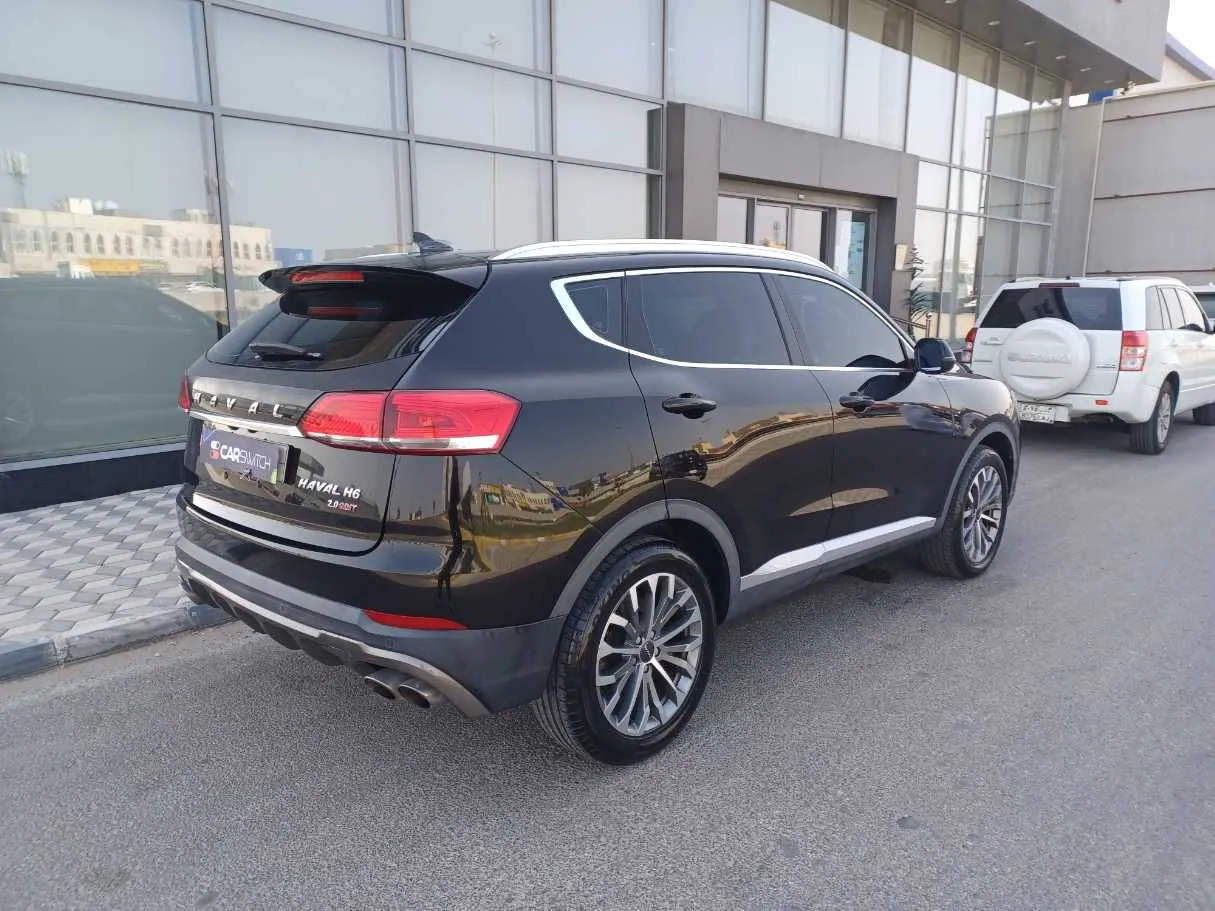 Car image 5