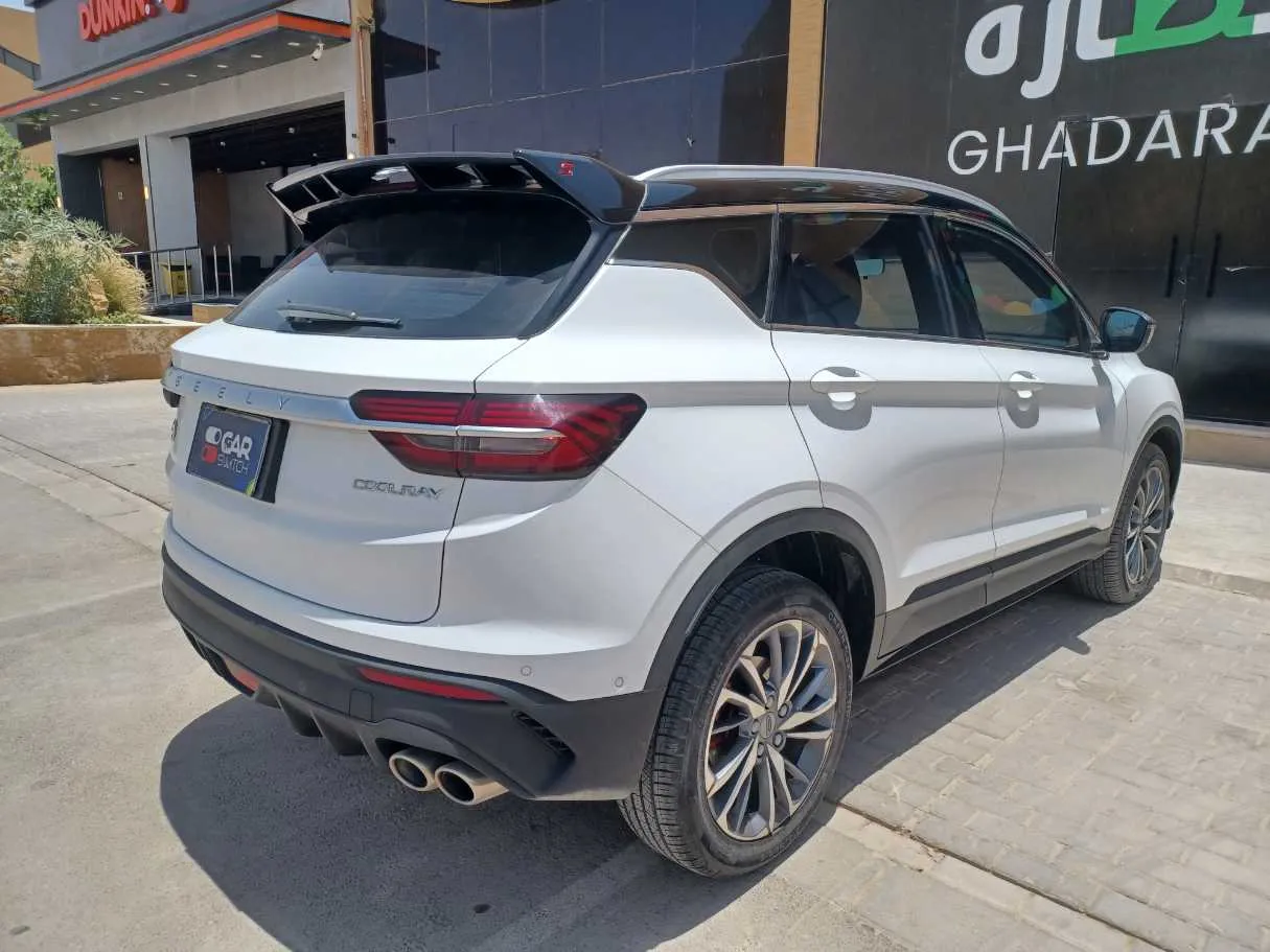 Car image 5