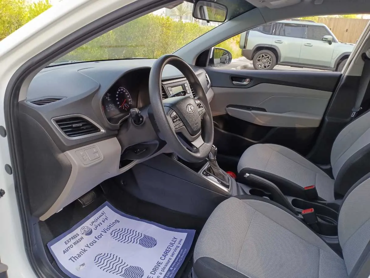 Car image 11