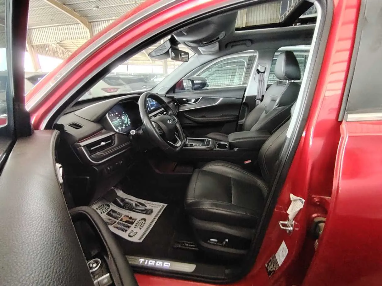 Car image 13