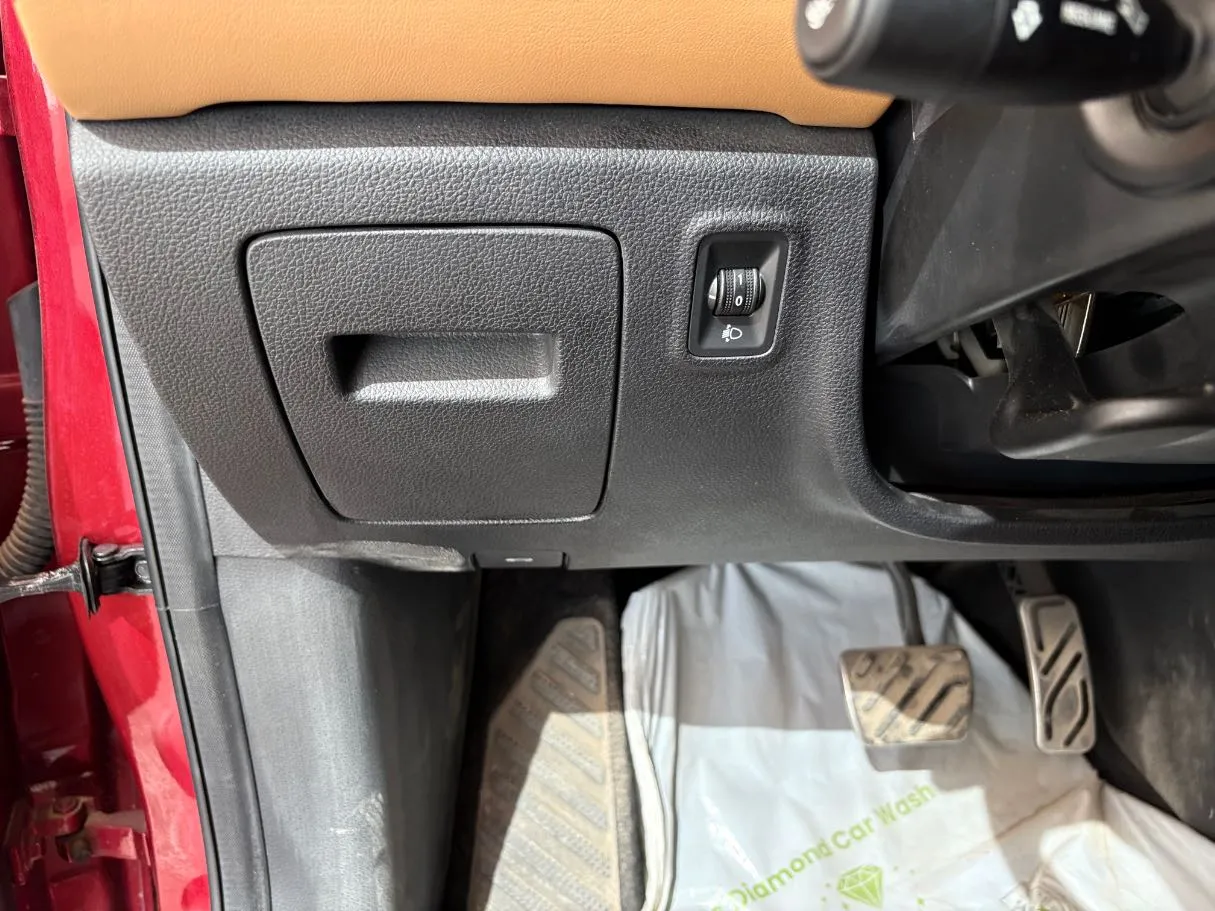 Car image 28