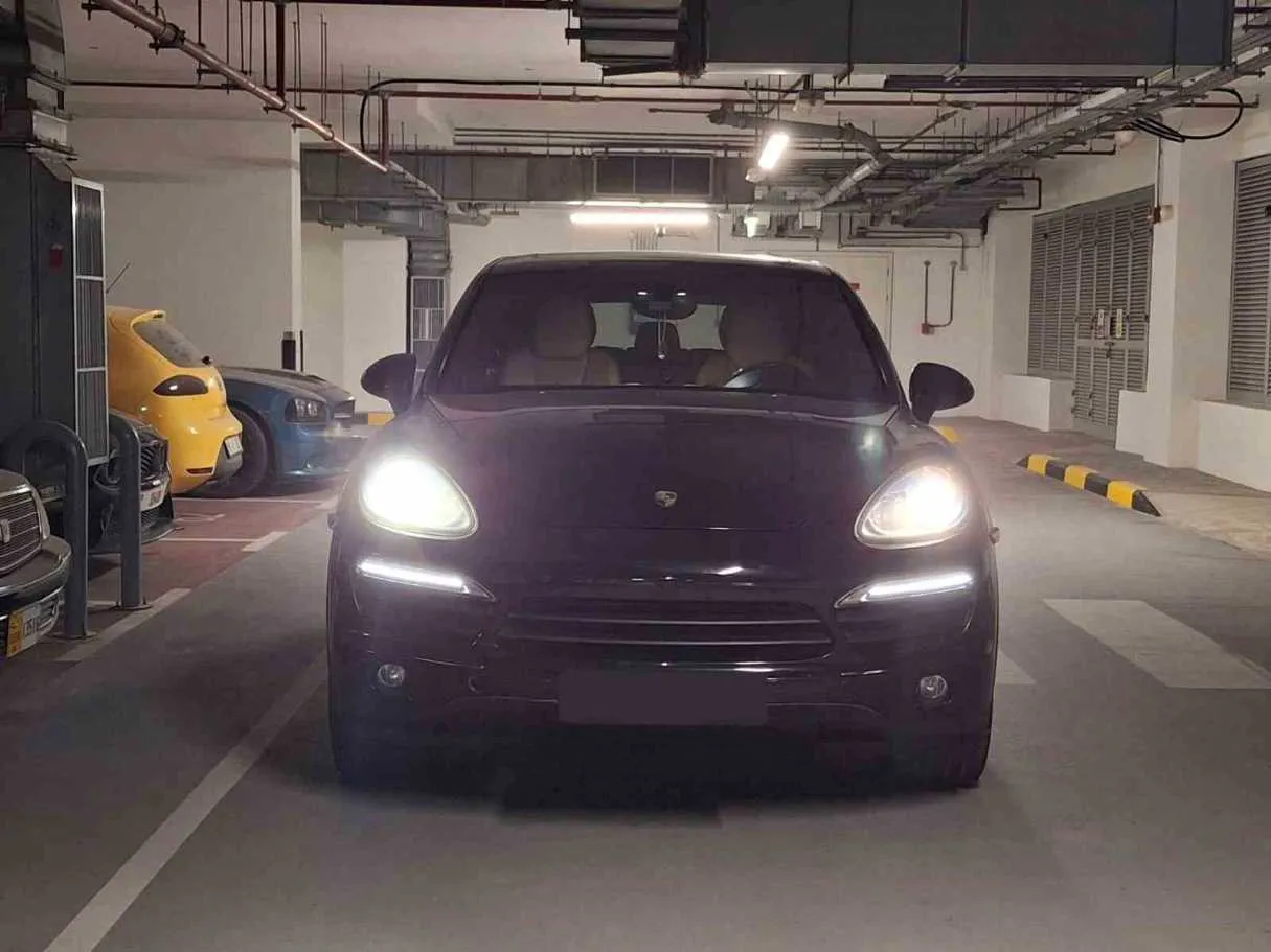 Car image 2