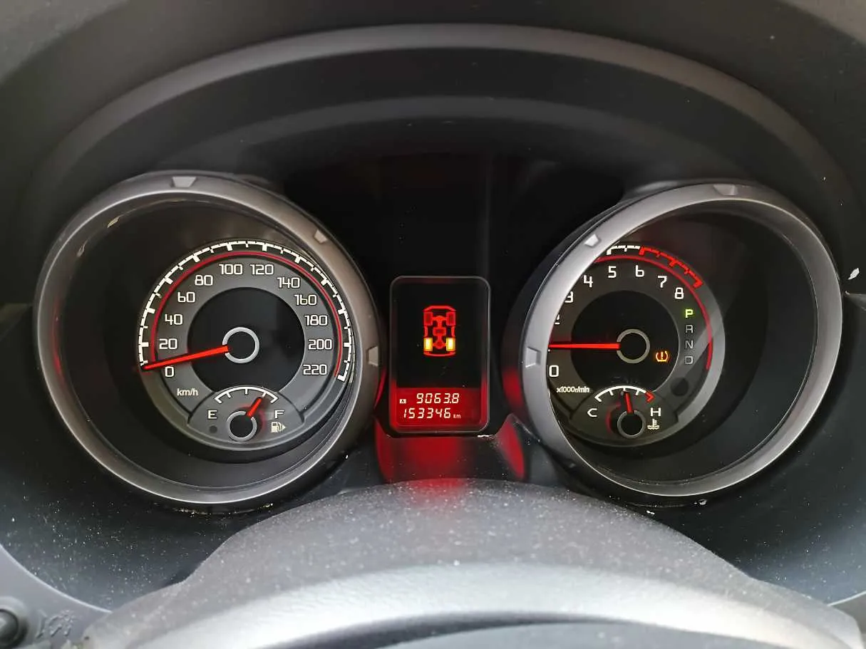 Car image 19
