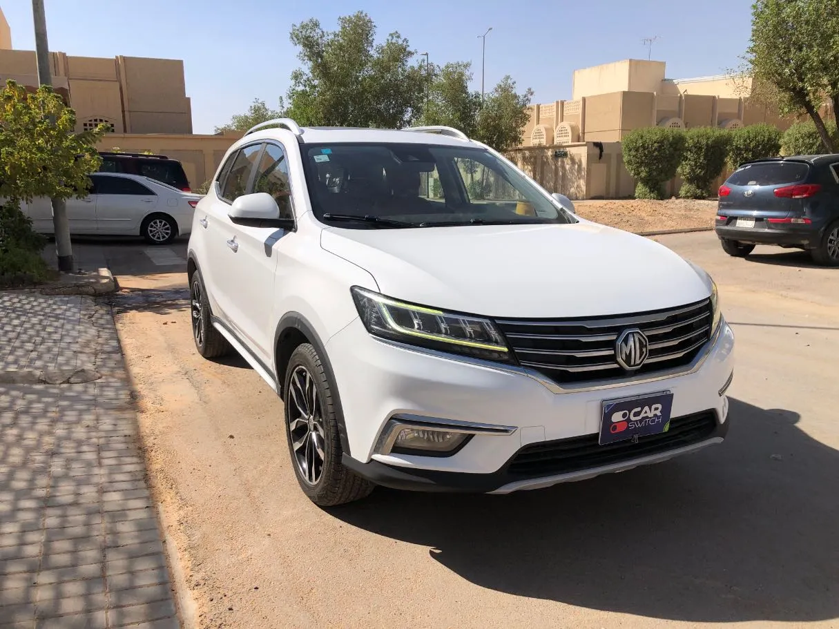 Car image 3