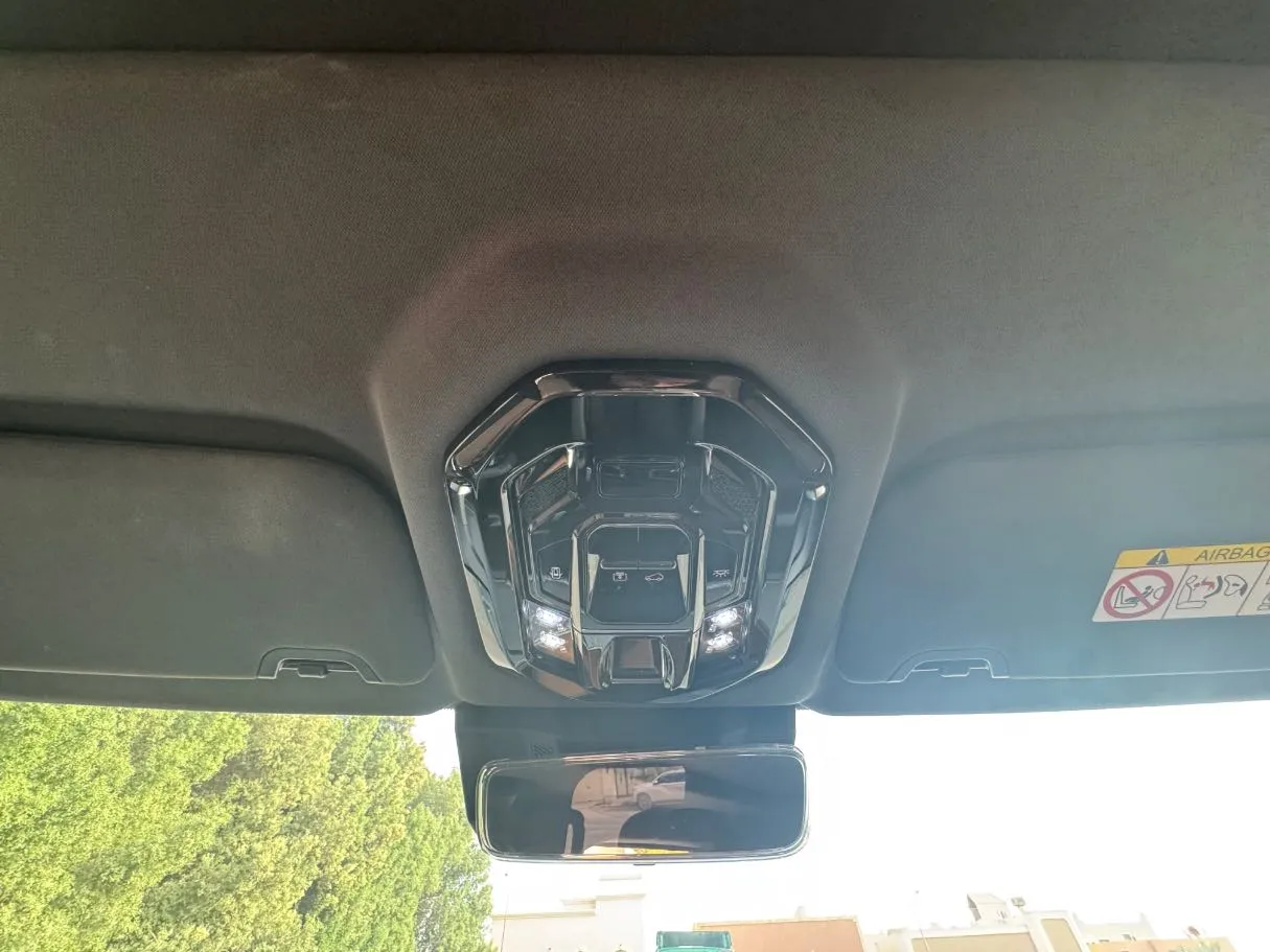 Car image 26